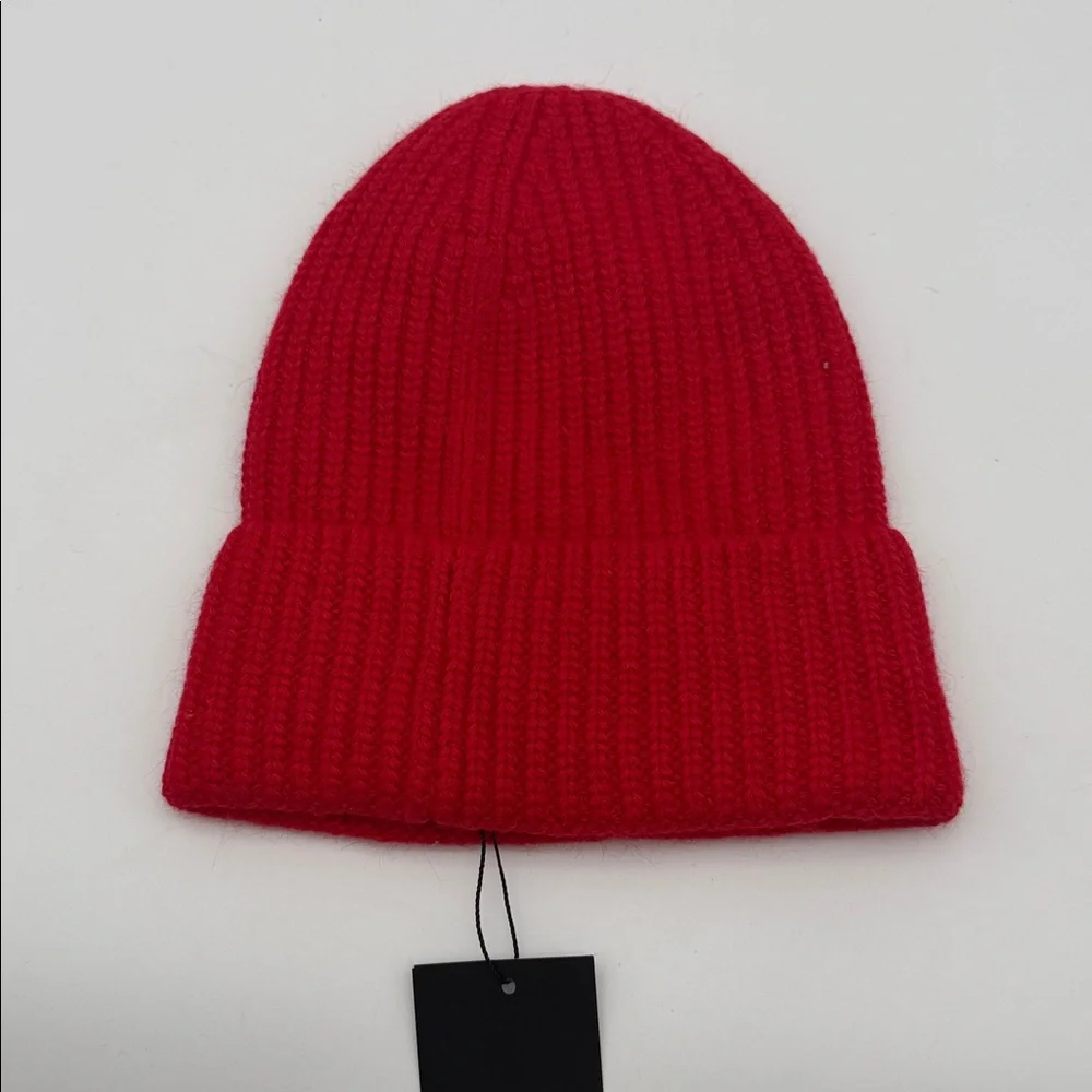 Weildone‎ Red Knit Beanie